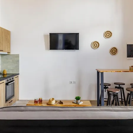 Apartment The Agia Marina Gem *