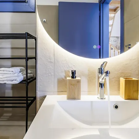 شقة Agia Marina Loft